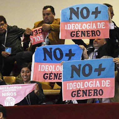 Radiografía a la red que impulsa la arremetida política de los evangélicos en Chile