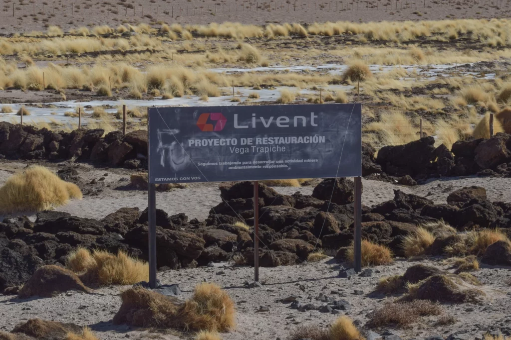 Livent-Arcadium-signage-Restauration_Trapiche-river_Catamarca_Argentina_Paula-Gaido_Ruido