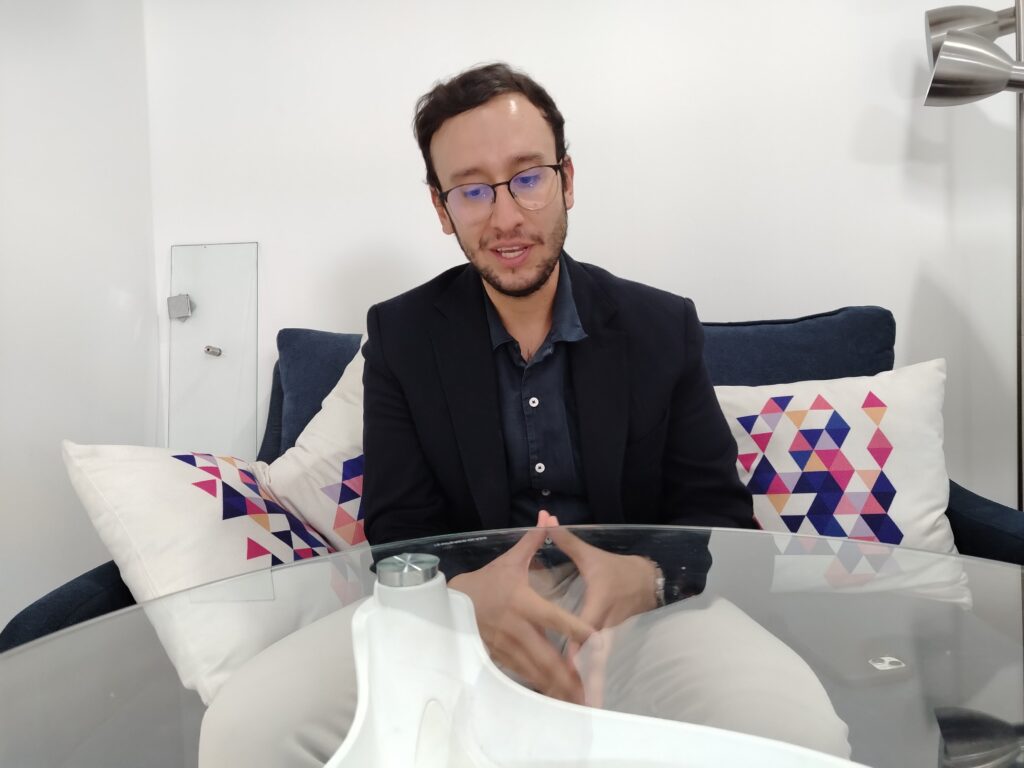 ANDRE?S VEGA