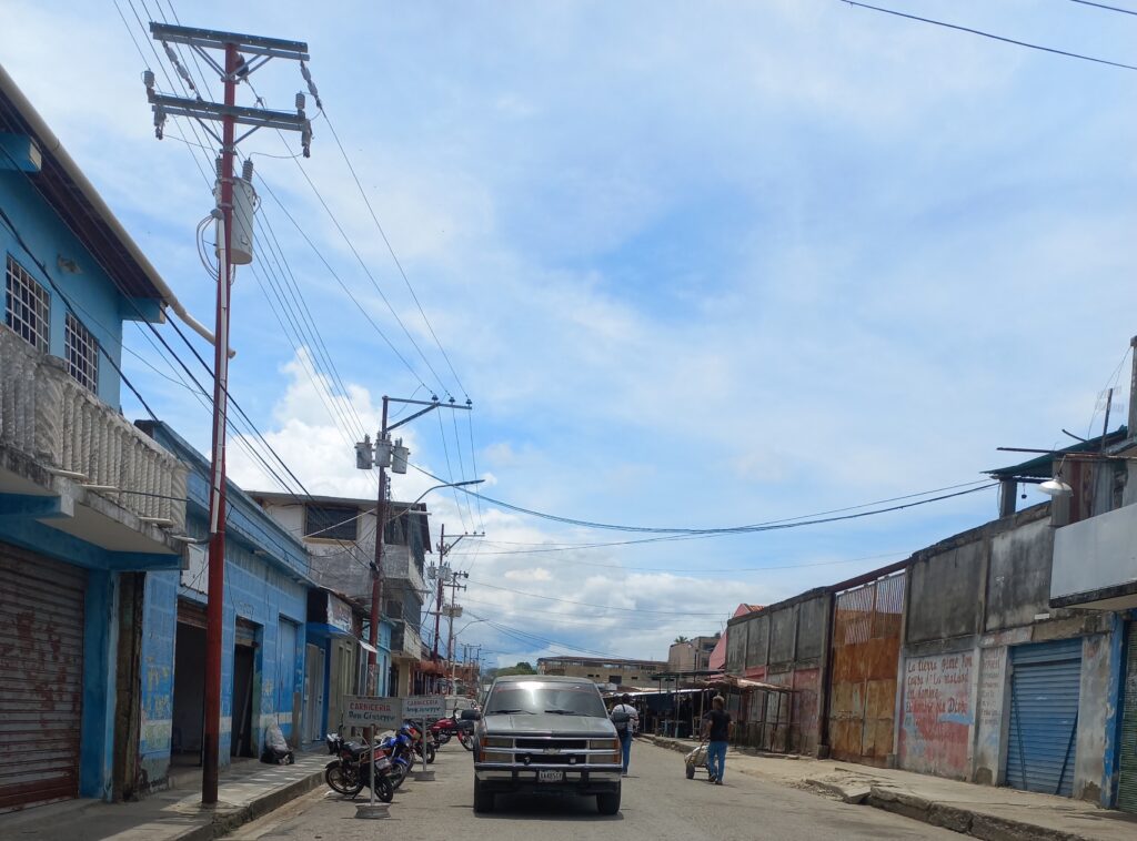 Calle Sucre a la altura del Mercado Municipal